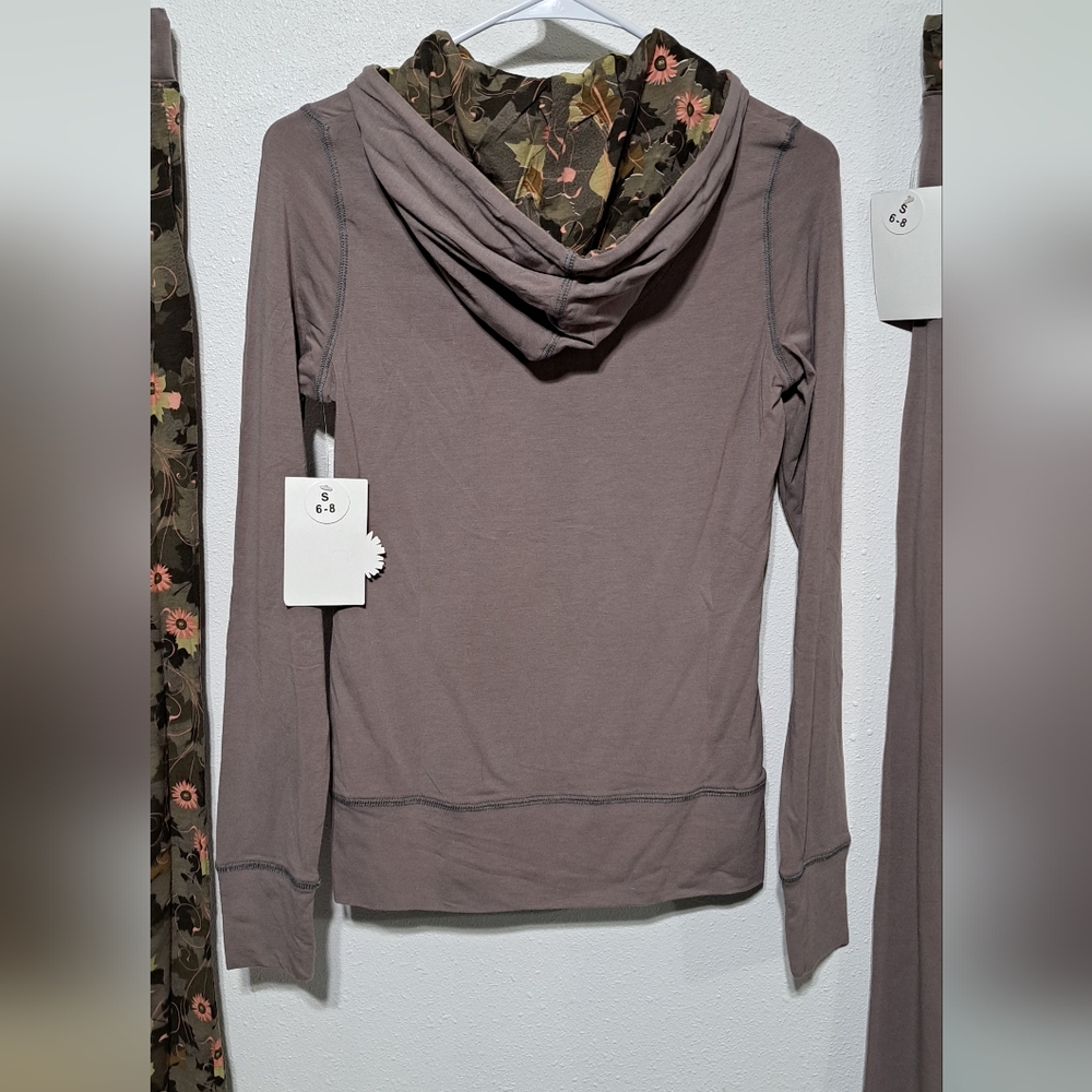 Camo Gal yoga pants n jacket, All 3 pieces for $23 sz. sm - Picture 7 of 11
